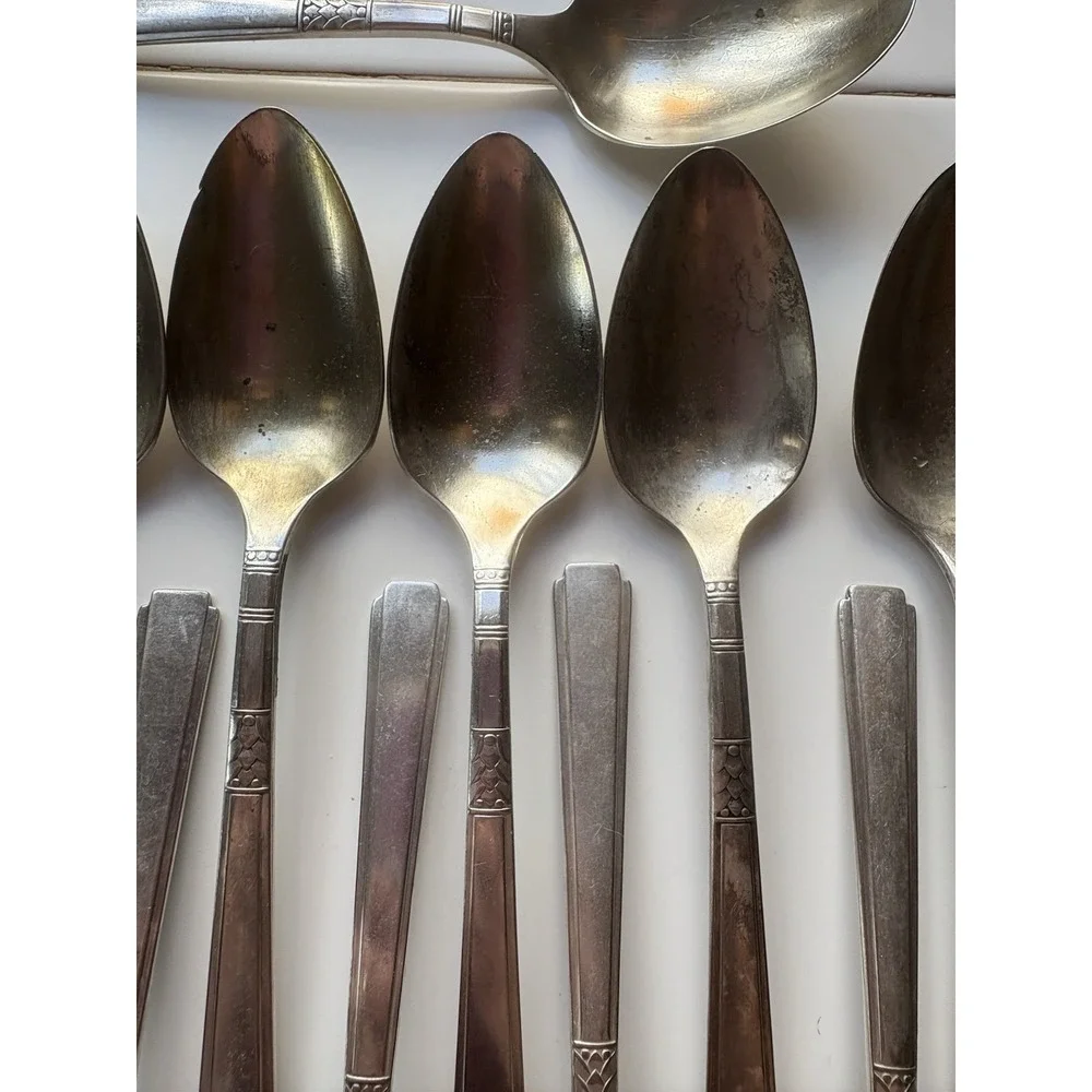 VTG 1881 Rogers Silver Triple Plate Oneida Capri  Spoon 6